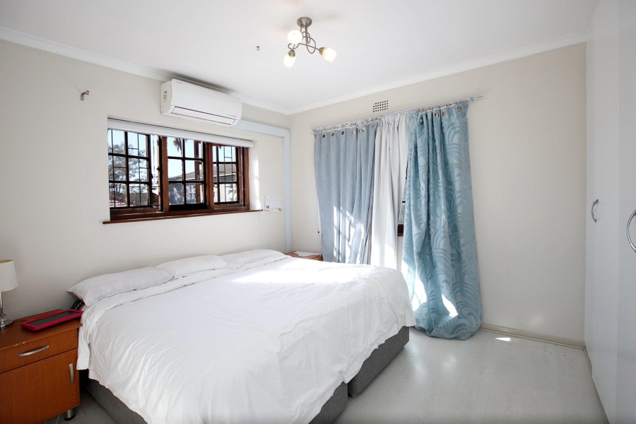 5 Bedroom Property for Sale in Claremont Western Cape